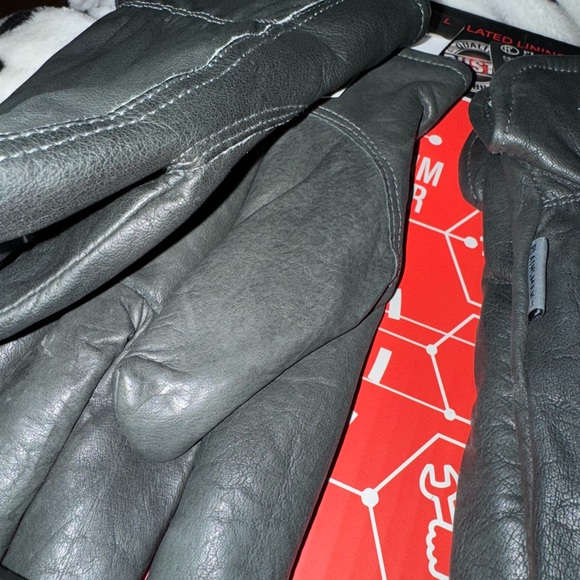 Plainsman Black Gloves with Elasticated Wrist and Smooth Finish - Picture 5 of 5